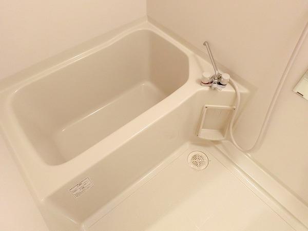 バス・シャワールーム　キレイにリフォームされています！