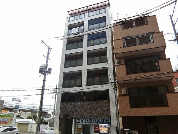 建物外観　エレベーターあり！
