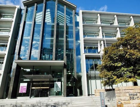 図書館　國學院大学図書館（図書館）まで438m