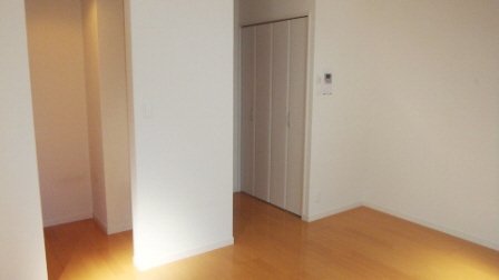 その他共有部分　居室はフローリング
