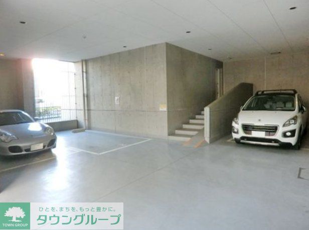 駐車場　駐車場