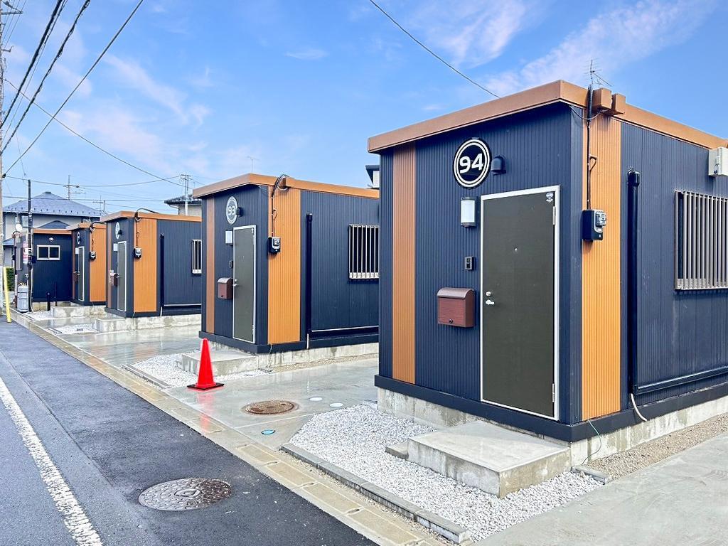 建物外観　コンテナは2021年製です。