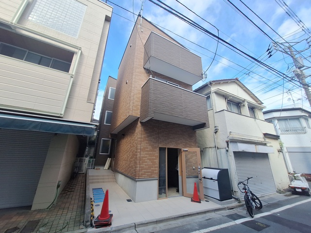 建物外観　オートロック付き