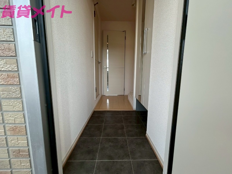 玄関　別部屋参考写真です