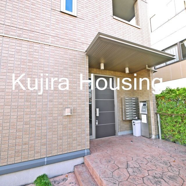 エントランス　オートロック付きのエントランスです♪