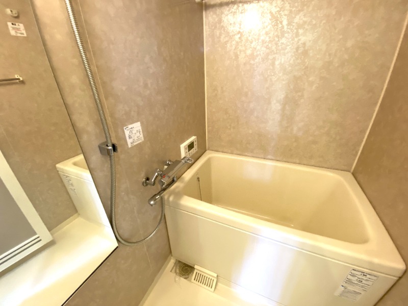 バス・シャワールーム　お風呂とトイレは別です♪ゆっくり疲れをおとり下さいませ。