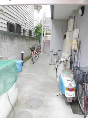 エントランス　★駐輪スペース有り★