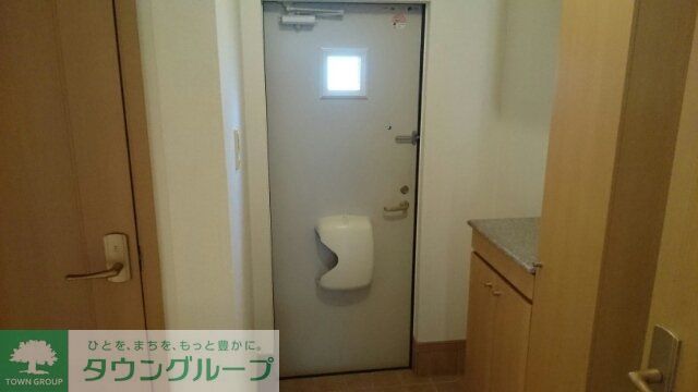 玄関　お問合せはタウンハウジングまで！※現地待合わせ相談可能