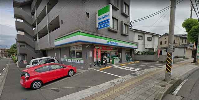 コンビニ　ファミリーマート（コンビニ）まで2098m