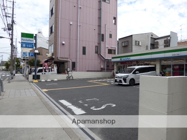 コンビニ　ファミリーマート（コンビニ）まで20m