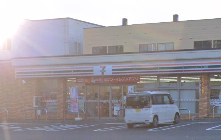 コンビニ　セブンイレブン 札幌ひばりが丘店（コンビニ）まで796m