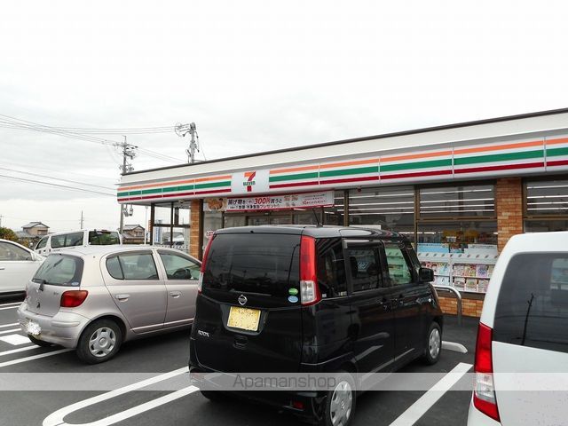 コンビニ　セブンイレブン（コンビニ）まで1011m