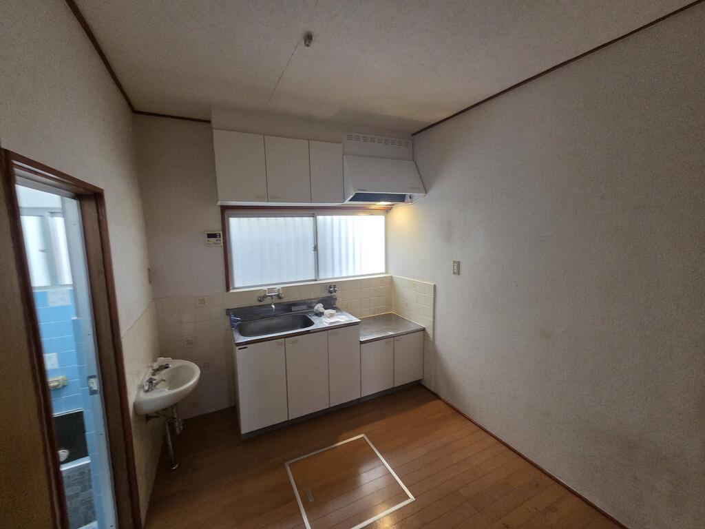 近鉄奈良線 瓢箪山駅 徒歩10分 2階建 築42年の居間写真