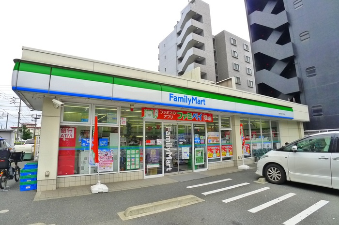 コンビニ　ファミリーマート（コンビニ）まで280m