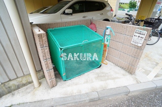 その他共有部分　敷地内ごみ置き場です♪