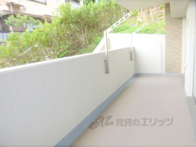 バルコニー　広々としたベランダです。