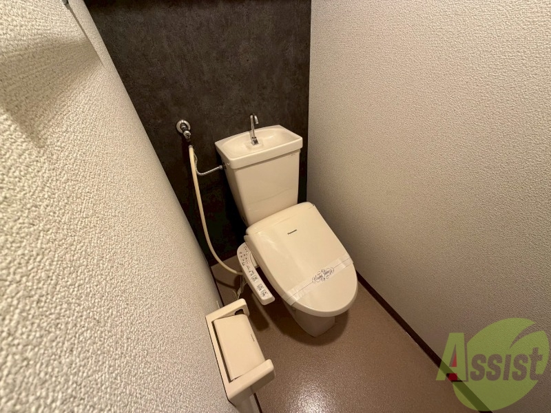 トイレ　シャワートイレになっているので快適です！