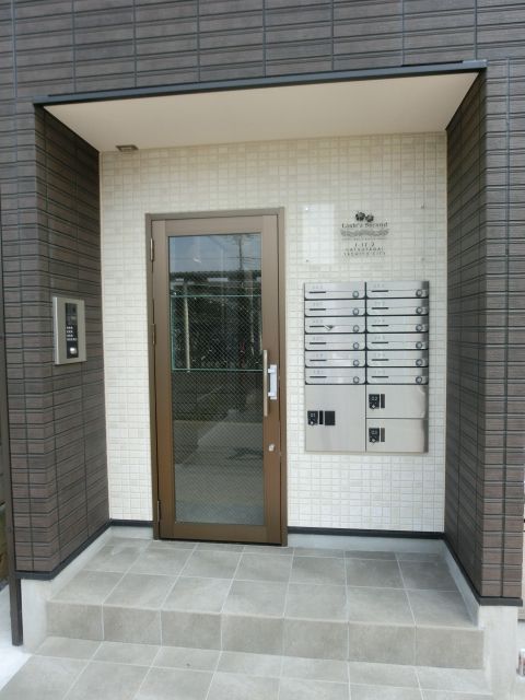 エントランス　お部屋につながるエントランスです