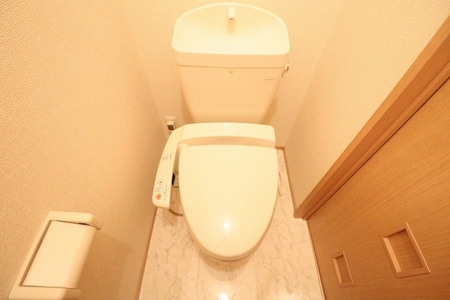 トイレ　同施工会社の写真です。※現況優先