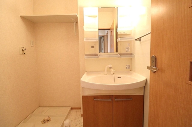 洗面設備　同施工会社の写真です。※現況優先