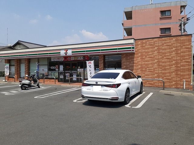 コンビニ　セブンイレブン萩原店（コンビニ）まで350m