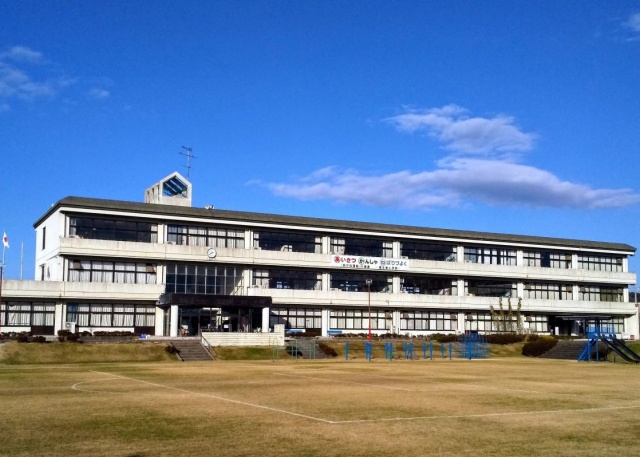 小学校　東近江市立蒲生東小学校（小学校）まで300m