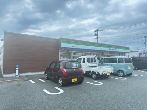 コンビニ　ファミリーマート 津藤方店（コンビニ）まで593m
