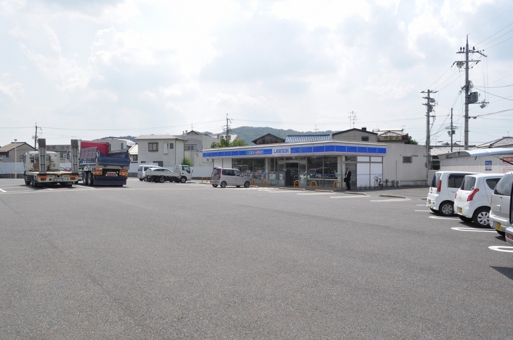 コンビニ　ローソン加茂駅前（コンビニ）まで285m