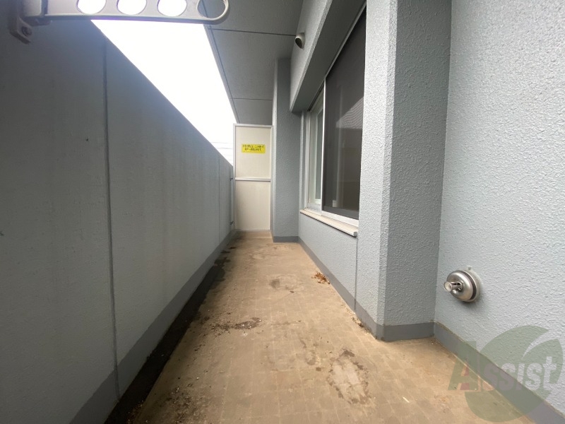 バルコニー　バルコニーです。洗濯物を干したり一息ついたりできますね！