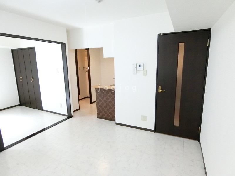 居室・リビング　明るいお部屋になっております！