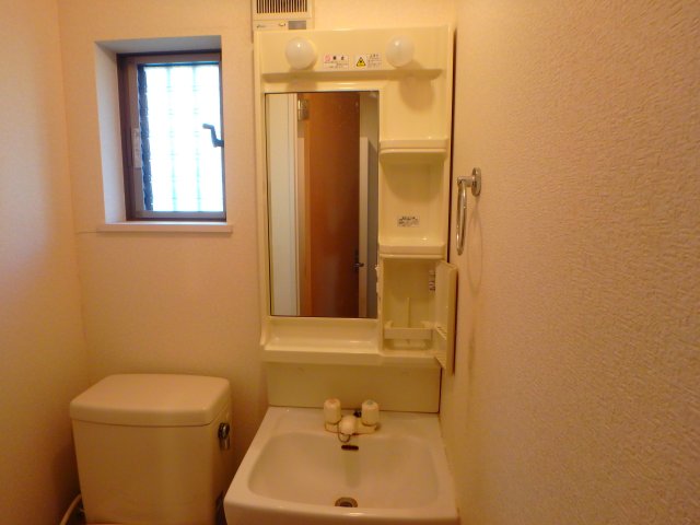 洗面設備　他のお部屋の参考写真となります。