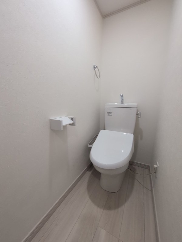 東武伊勢崎線 五反野駅 徒歩5分 3階建 築1年のトイレ写真