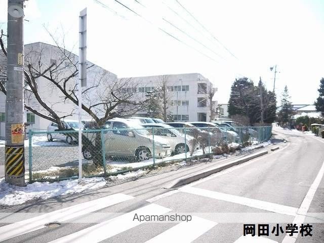 小学校　松本市小学校岡田小学校（小学校）まで641m