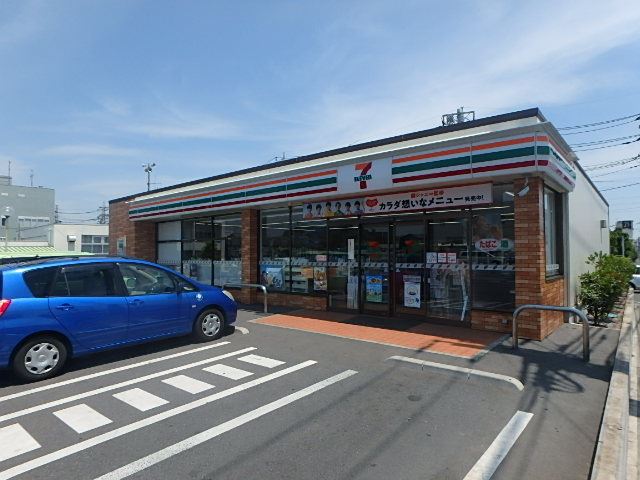 コンビニ　セブンイレブン（コンビニ）まで338m