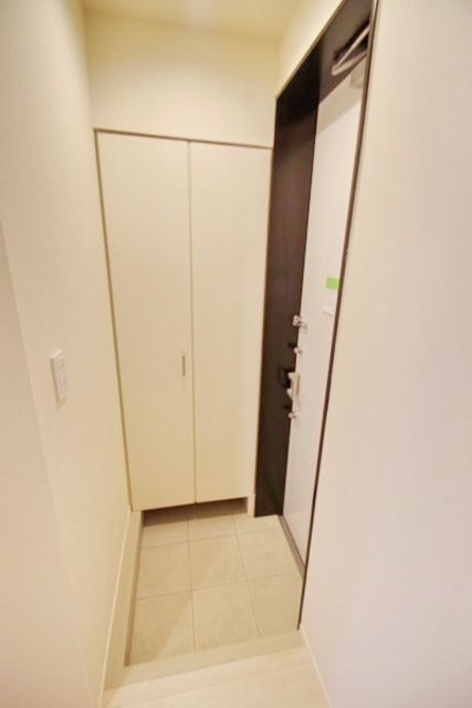 玄関　※別部屋の参考写真です。※