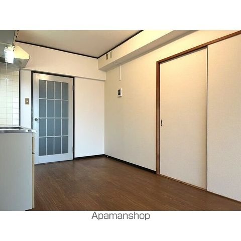 名鉄小牧線 味美駅 徒歩2分 4階建 築40年の居間写真