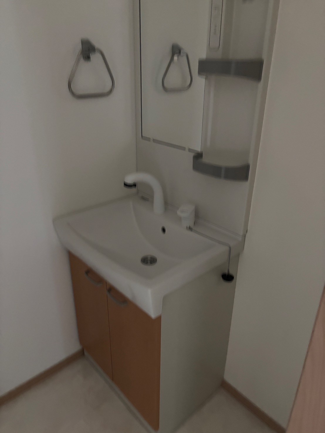 洗面設備　※写真は207号室です(反転タイプ) ※現況を優先いたします