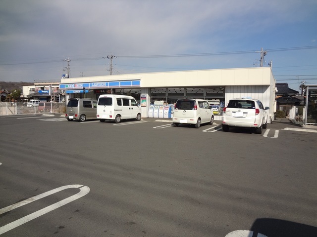 コンビニ　ローソン八王子大楽寺町店（コンビニ）まで728m