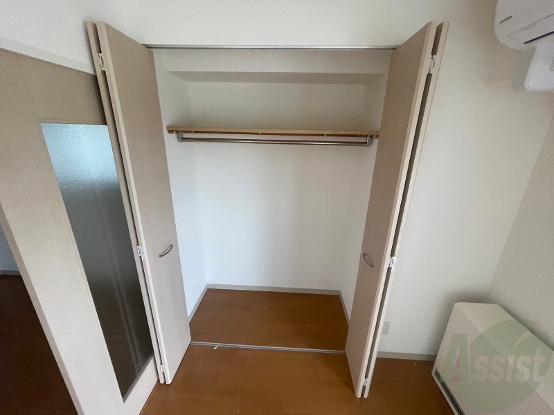 収納　クローゼットは奥行きもあり、荷物が多い方でも安心です。