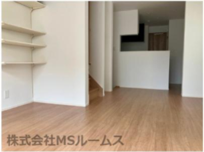 山王戸建の居間写真