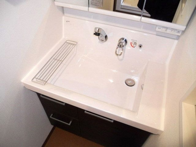 洗面設備　★洗面台はシャワー水栓です★
