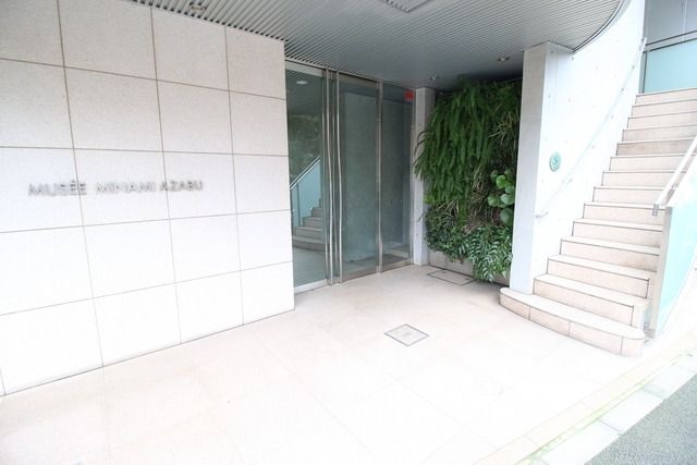 エントランス　☆正面玄関☆