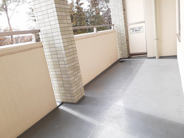 バルコニー　お洗濯にも便利なバルコニー付き