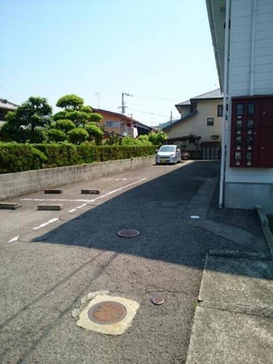 駐車場　駐車場