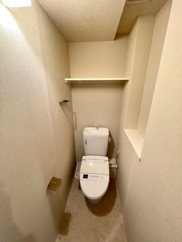 京急本線 京急蒲田駅 徒歩5分 14階建 築13年のトイレ写真