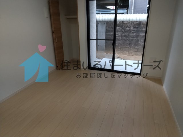 居室・リビング　こちらの居間で趣味の時間をお楽しみください