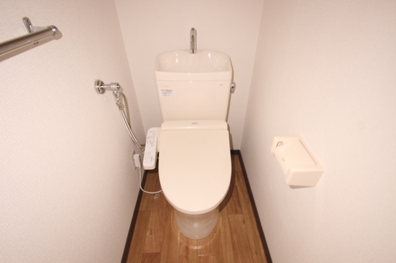トイレ　※別部屋の写真になります。