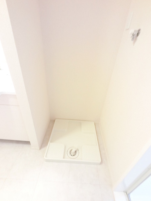 その他　洗濯機置き場です。防水パンあります。
