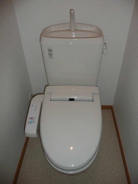 トイレ　202号室の写真を掲載しております。