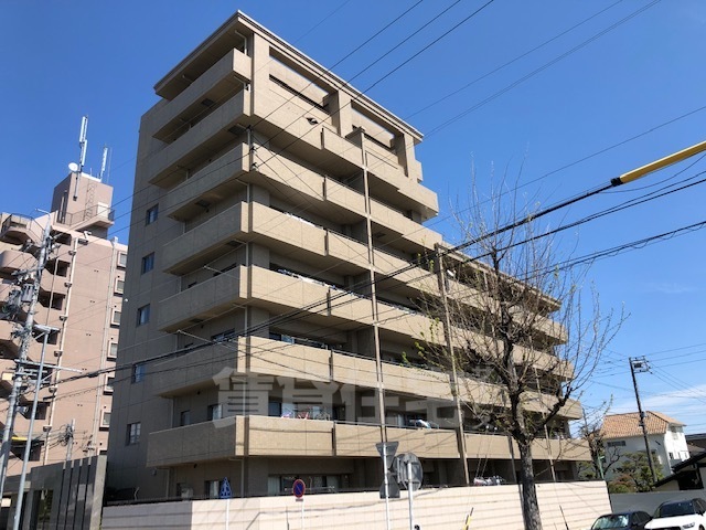 【名古屋市瑞穂区八勝通のマンションの建物外観】